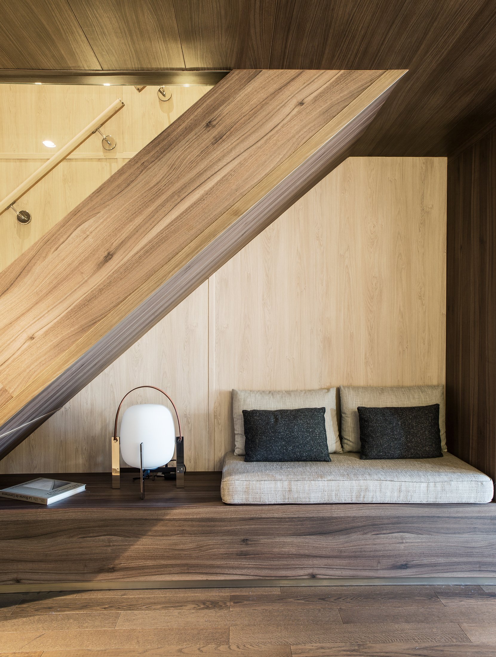 Suite Duplex du Commandant Charcot — intérieur luxueux avec vue panoramique